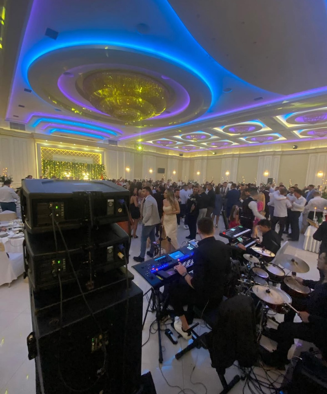 Linearray sistem RCF HDL 10 do 500 ljudi gallery 5