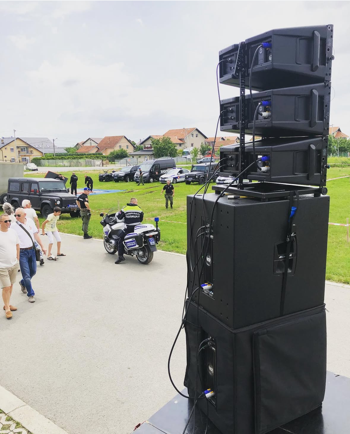 Linearray sistem RCF HDL 10 do 500 ljudi gallery 14