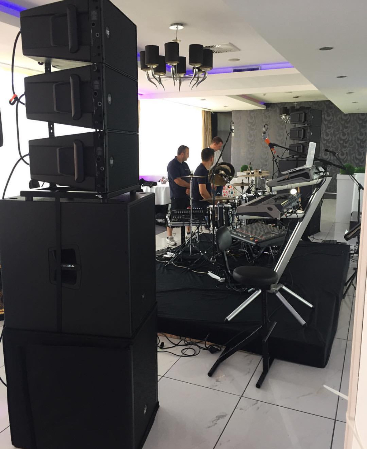 Linearray sistem RCF HDL 10 do 500 ljudi gallery 15