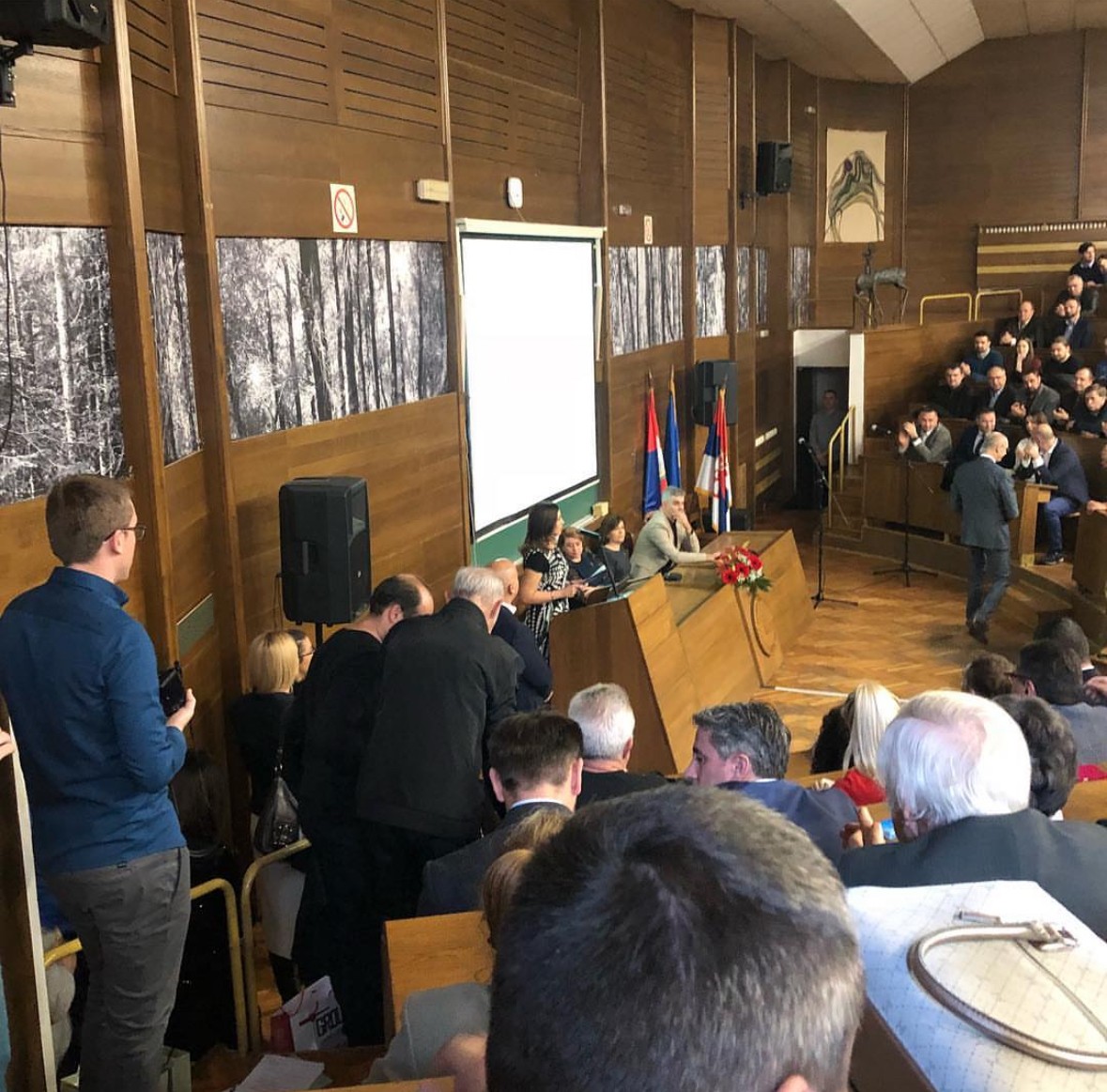 Iznajmljivanje konferencijskog mikrofona gallery 2
